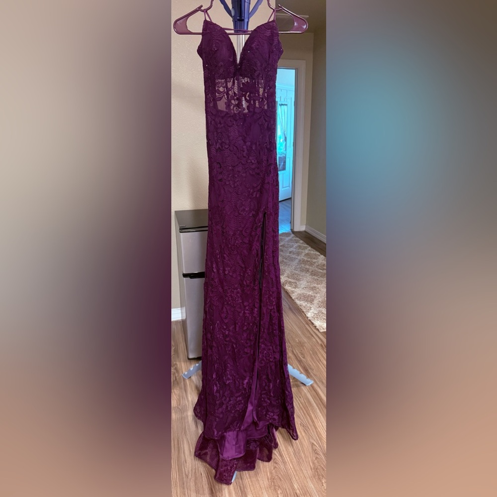 Elegant Purple Lace Dress